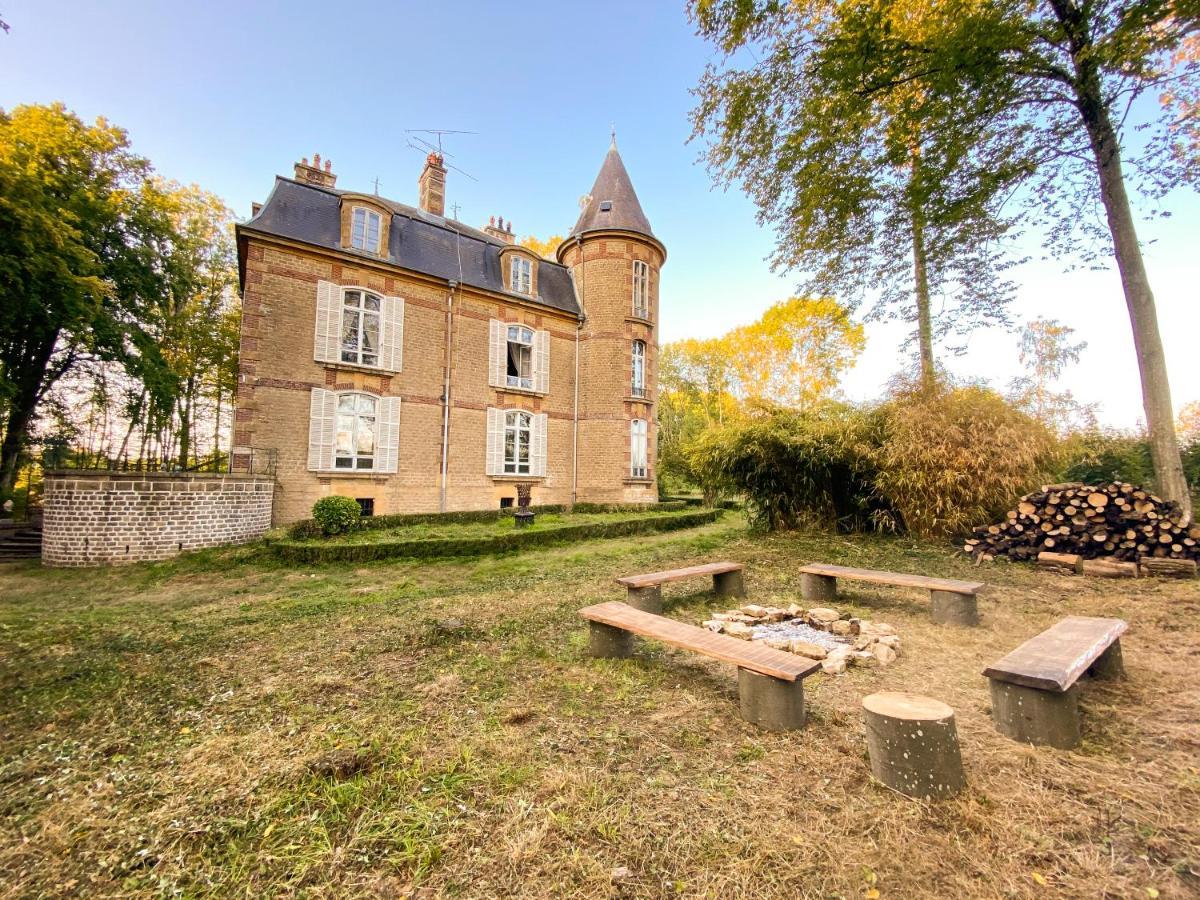 Private Castle With Park - Chateau Guillermo La Moncelle Exterior photo